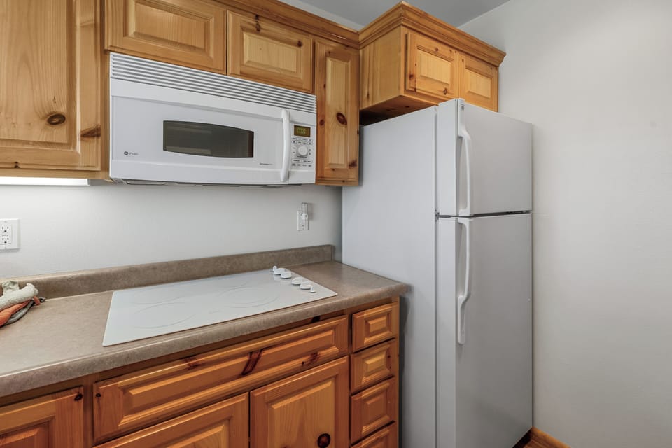 Full Kitchen - Full Kitchen with
Drip coffee maker & Keurig
BBQ – Propane
Dishwasher
and all of the essentials