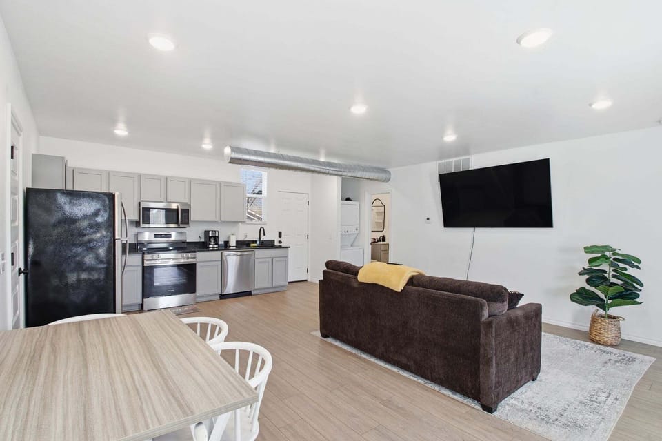 Indoors, Home Decor, Furniture, Living Room, Screen