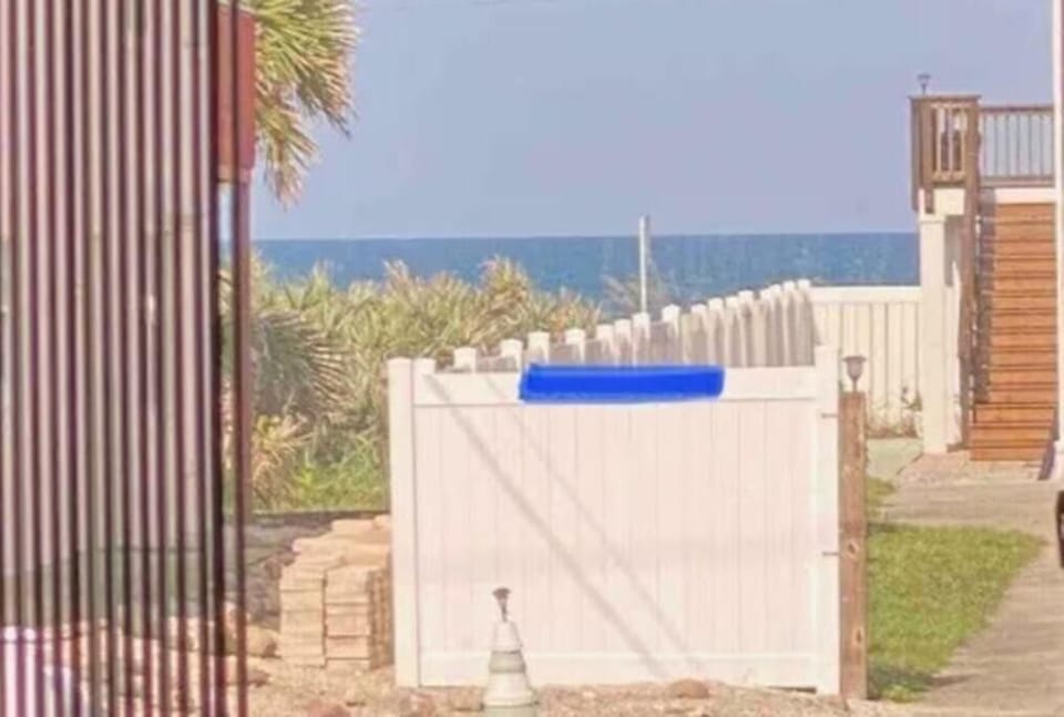 Ocean glimpse