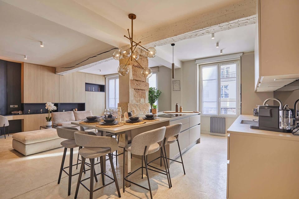 cuisine ouverte avec coin repas