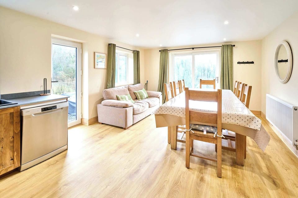Morley Cottage, Milltown - Host & Stay