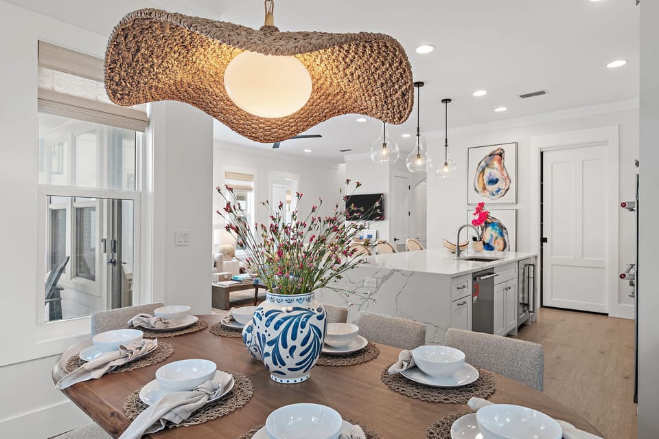 Dining room.