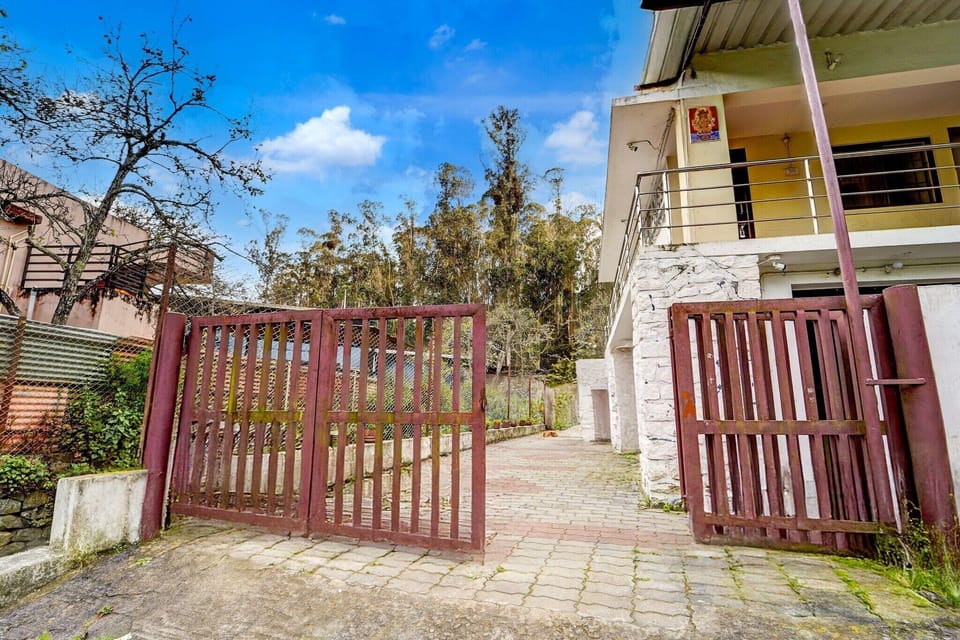 Entrance / Reception