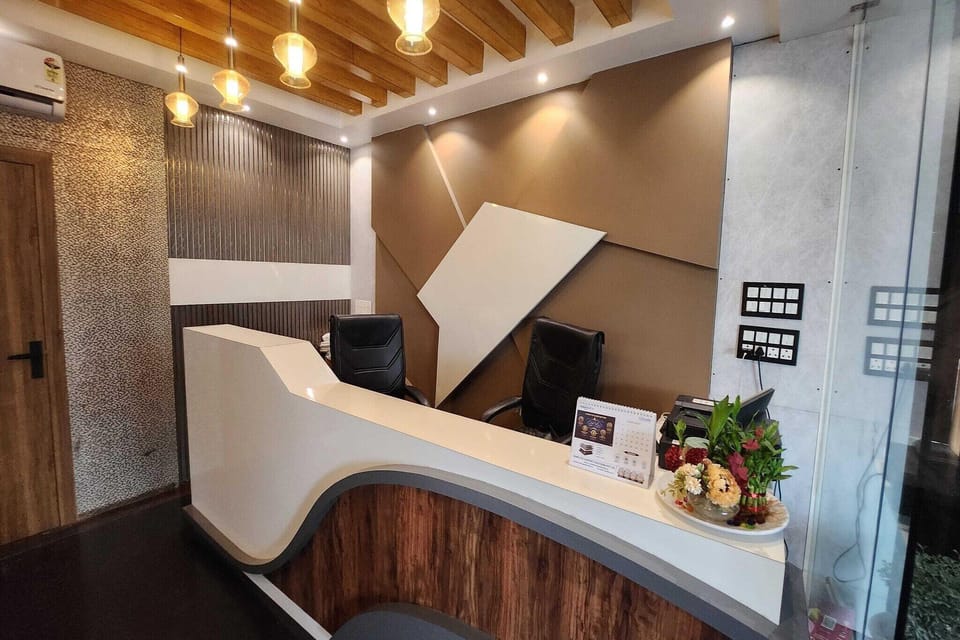 Entrance / Reception