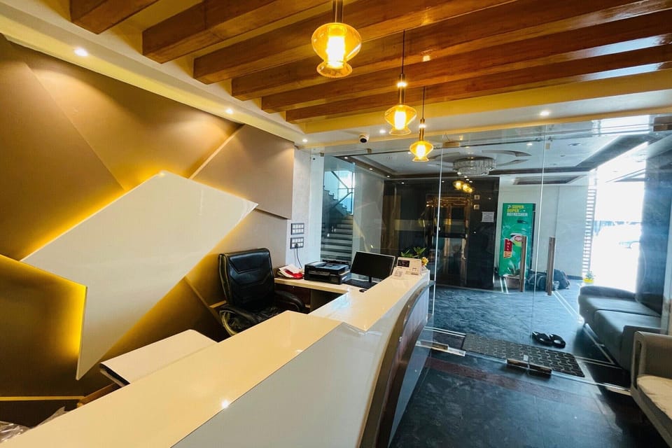 Entrance / Reception