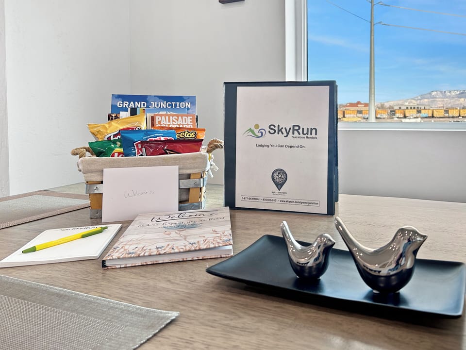 Your thoughtful welcome basket awaits with yummy snacks and local brochures, maps, and trails.