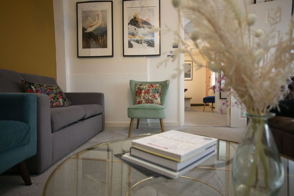 Living Room / Lounge