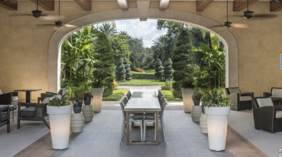 Outdoor dining