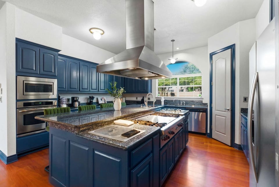 Cook, chat, snack, repeat—this kitchen makes every meal a mini celebration.