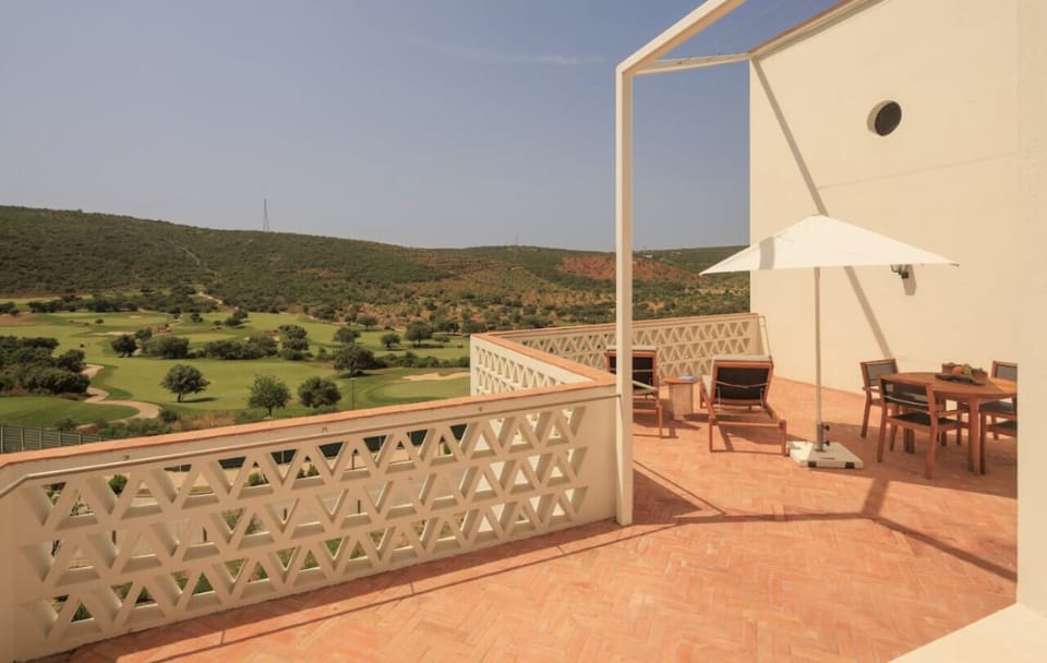 Dine alfresco while soaking up sweeping countryside views.