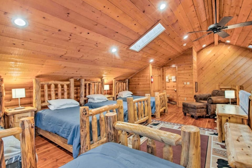 Loft Sleeping | Four Twin Beds, Full Bed & Cozy Lounge Area