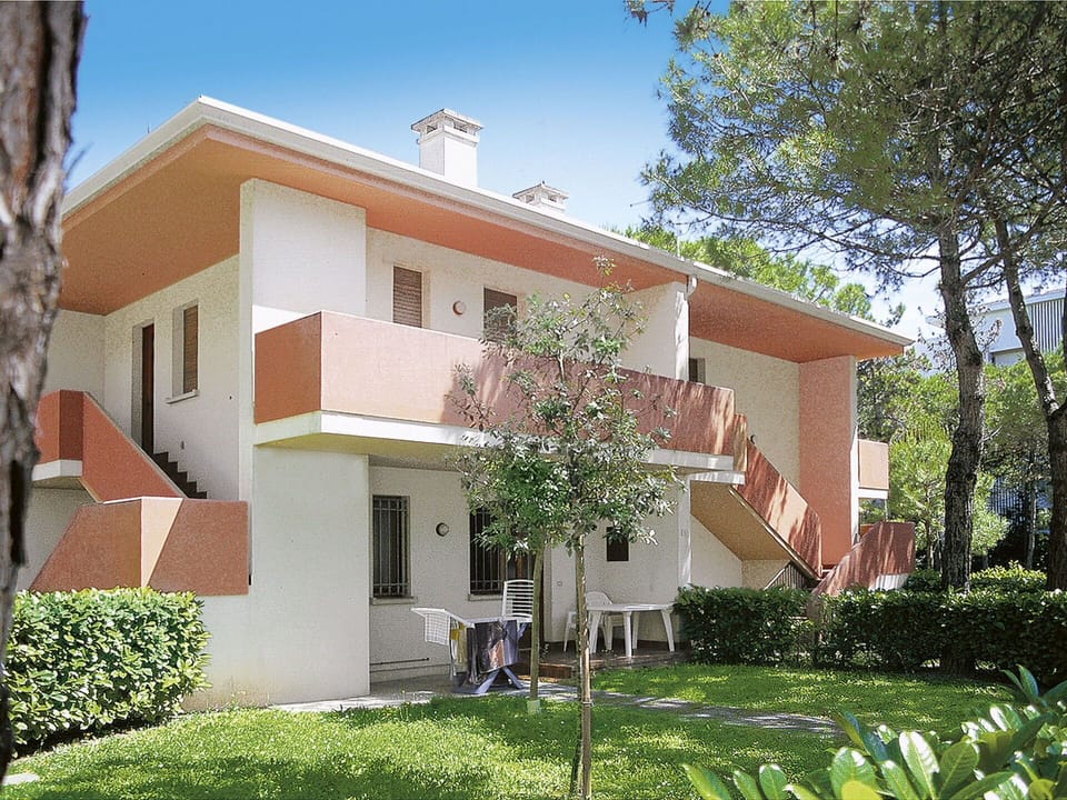 Property, House, Building, Residential Area, Home, Real Estate, Architecture, Apartment, Villa, Estate