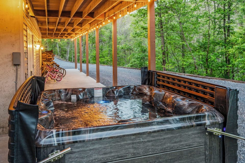 Outdoor spa tub
