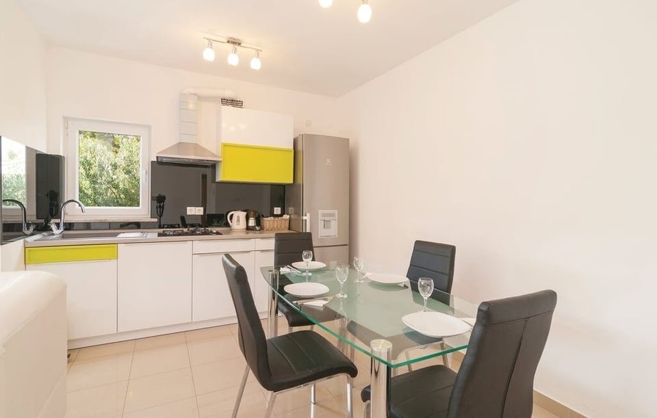 Dining room 1