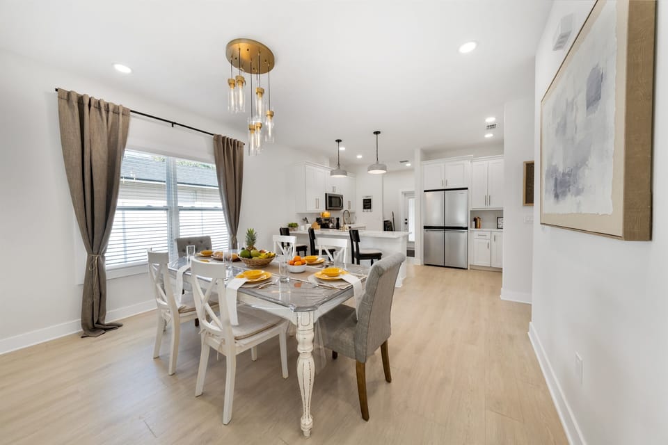 The open floor plan makes entertaining a breeze. Cook, dine, and lounge all while staying together - exactly how a vacation should be.