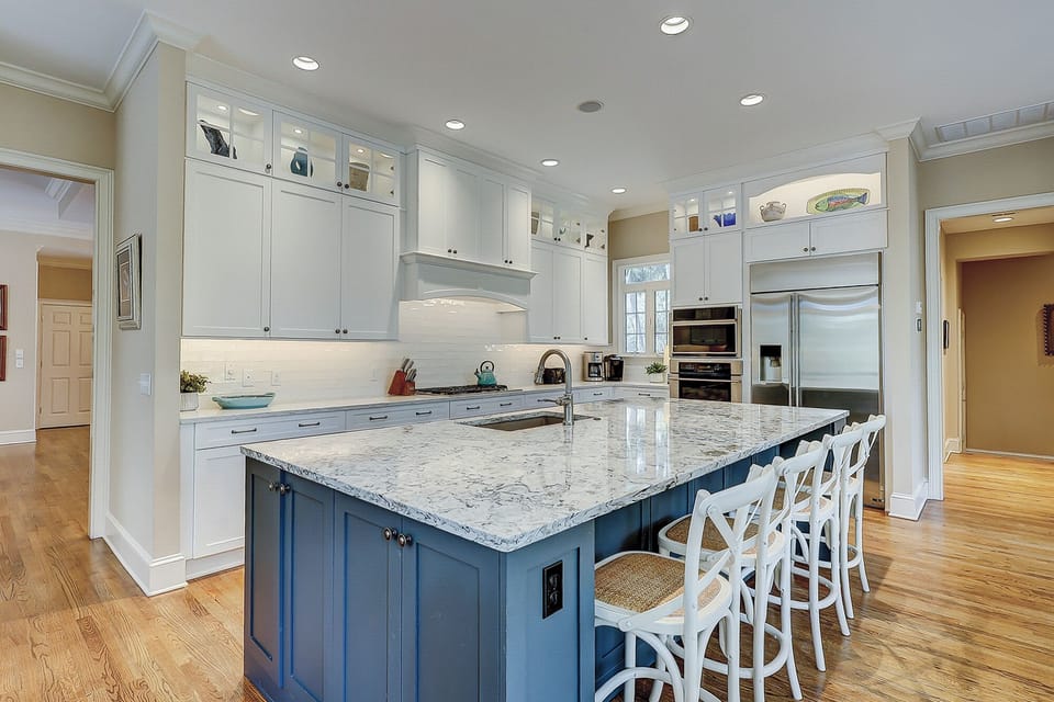 6 East Beach Lagoon - Kitchen (Main Floor)