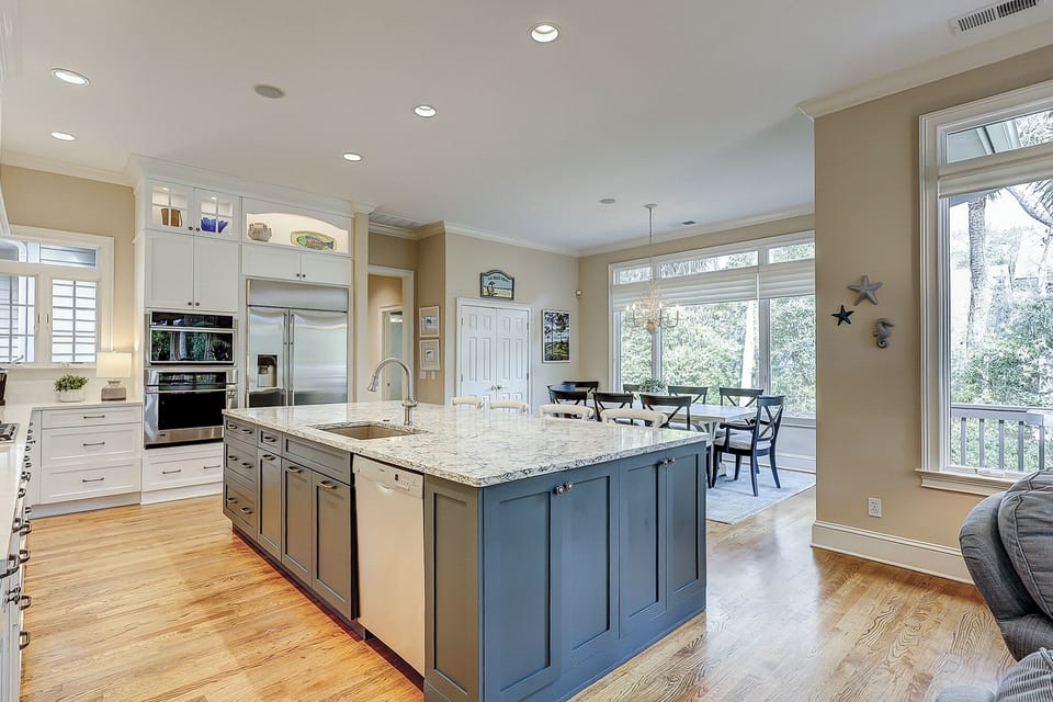 6 East Beach Lagoon - Kitchen (Main Floor)