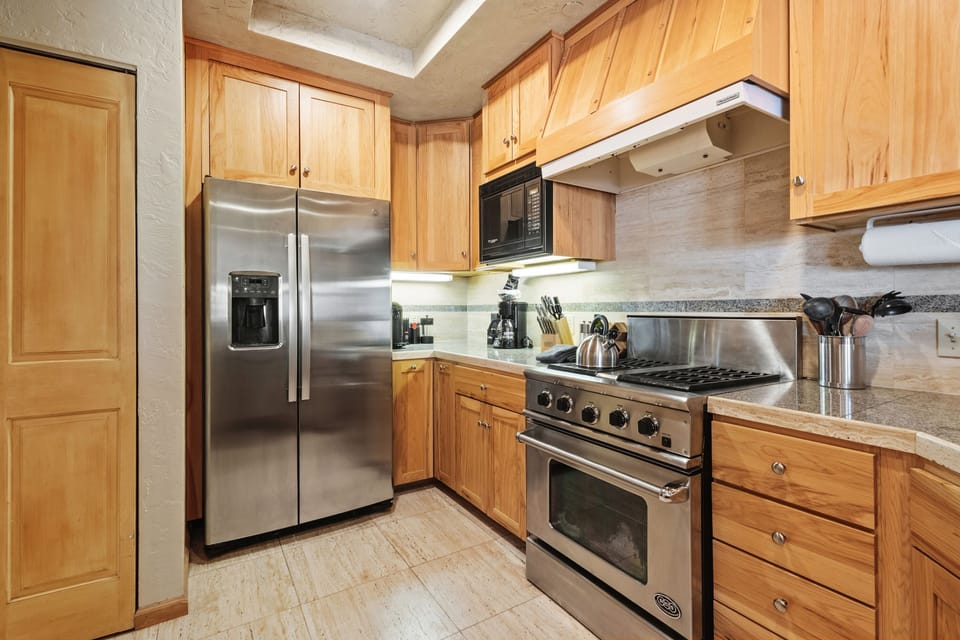 4.1-telluride-centrum-302-kicthen4