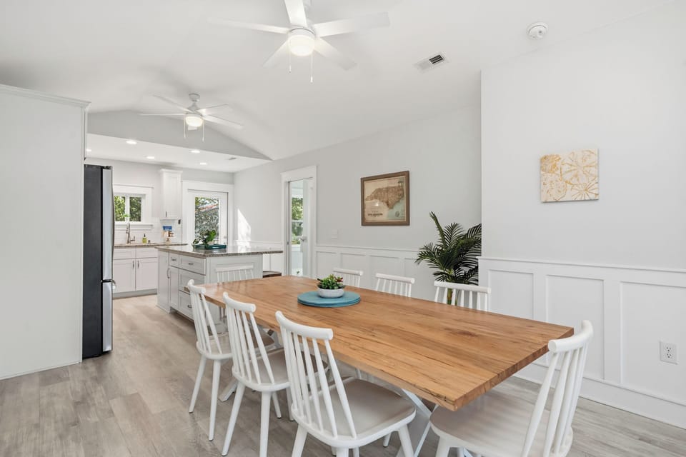 Dining Area - Main Level