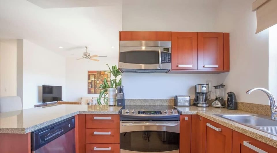A fully-equipped kitchen & high-quality appliances for preparing meals at home