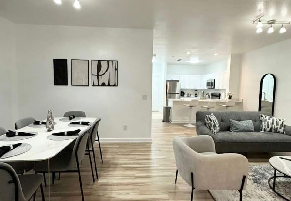 Dining / Living Room