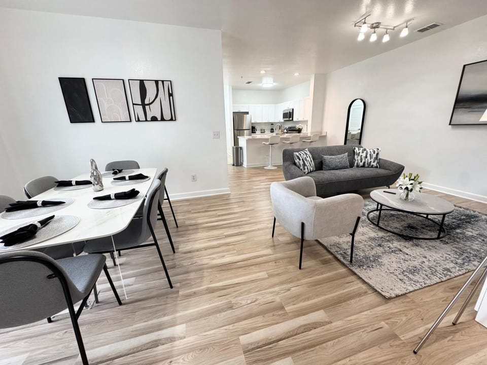 Dining / Living Room