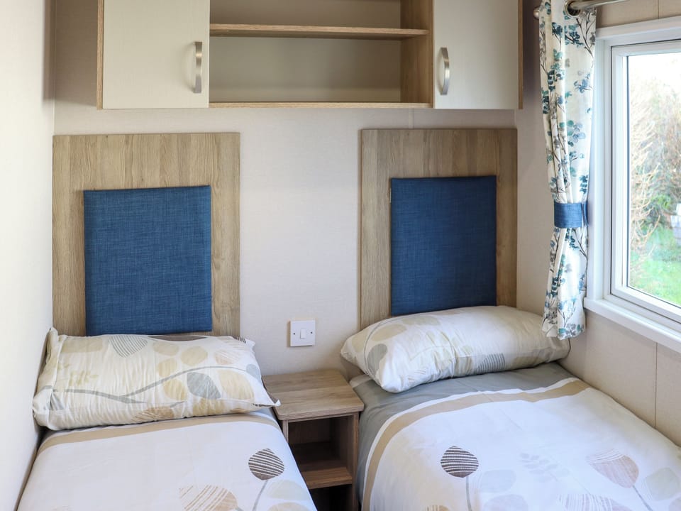 Twin bedroom | Keswick 8 - Redford Caravan Park, Narberth