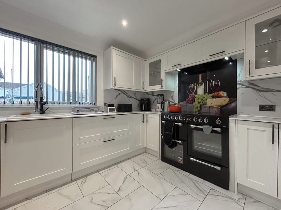 Kitchen | The House Getaway - Brechin Retreats, Brechin