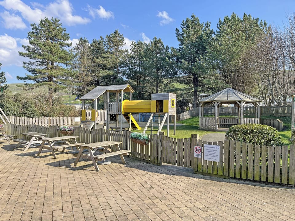 On-site amenities | Ocean View, Llwyngwril