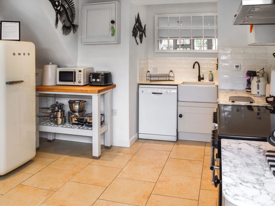 Kitchen | Periwinkle Cottage, Winterton-on-Sea