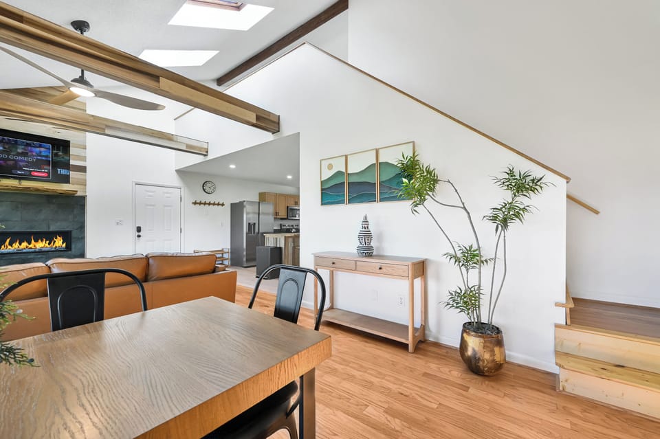 Stairs to open loft