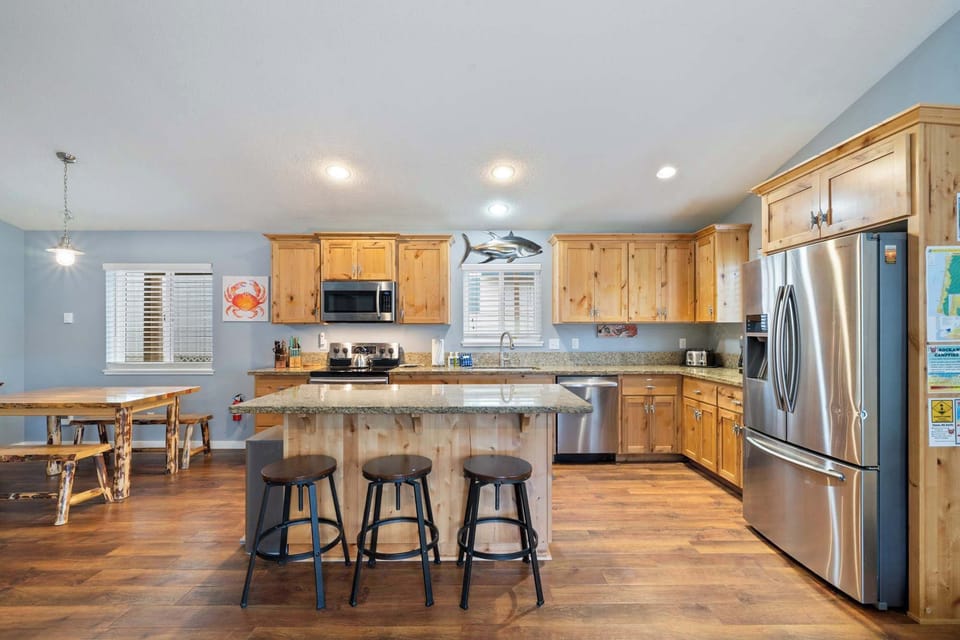#StayInMyDistrict #EntireHome #BookDirect #Fishing  #Clamming