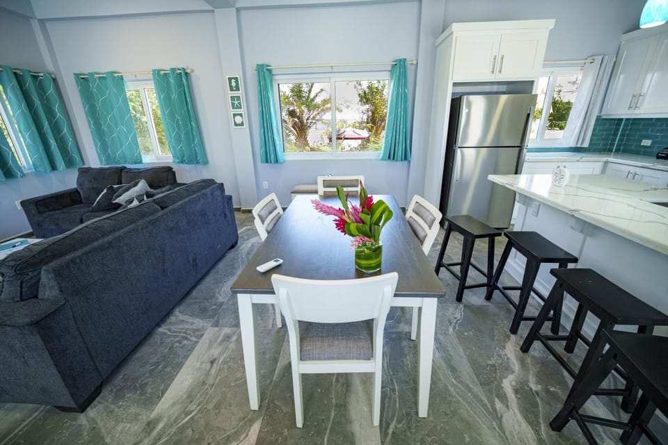 Villa Armoniosa Spacious Beachfront 2BR with Pool - Lower Level (5420)