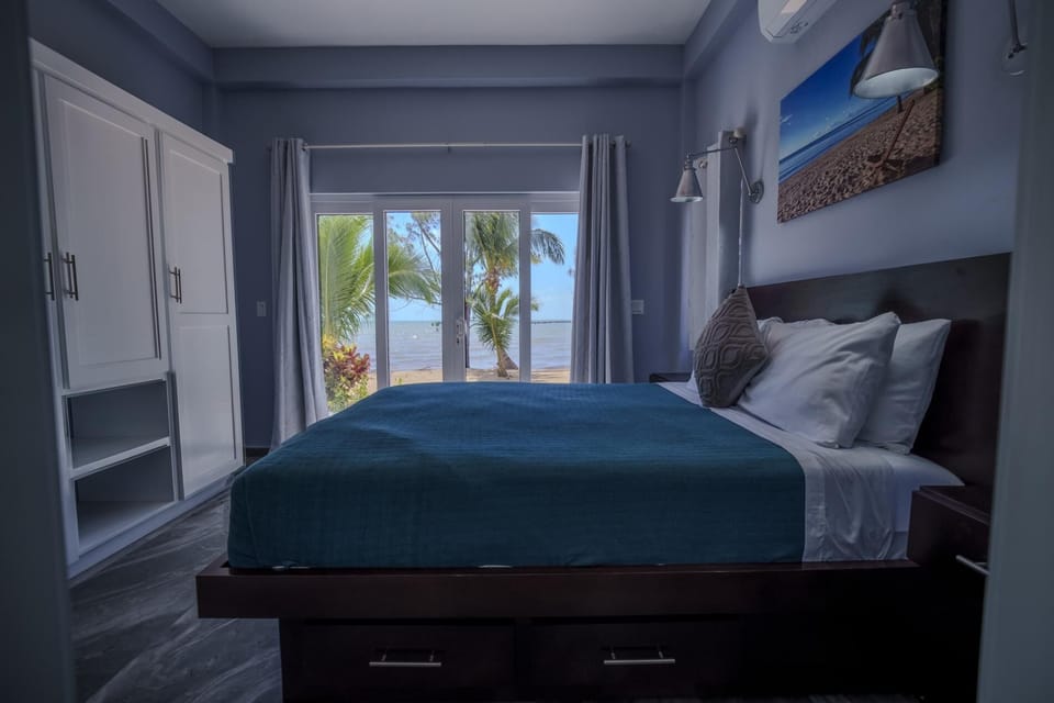 Villa Armoniosa Spacious Beachfront 2BR with Pool - Lower Level (5440)