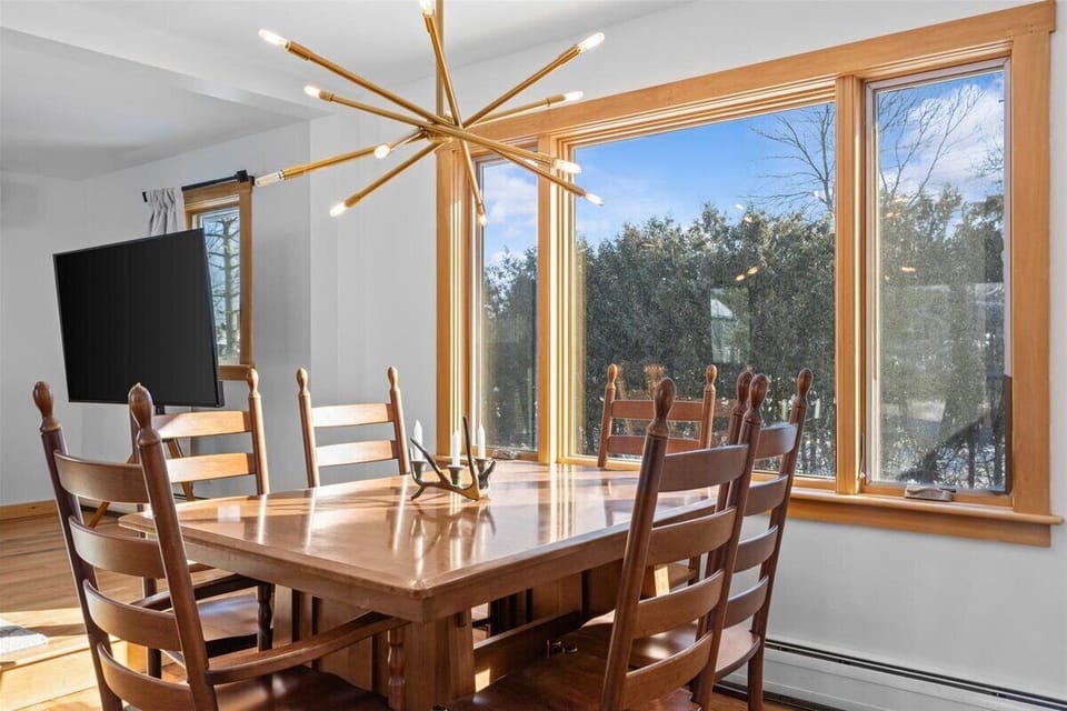 Centrally Located, Renovated 4BR Stowe Getaway! (7172)