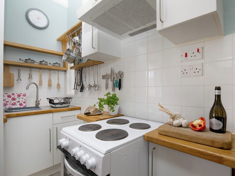 Kitchen | Sea Peeps - Atherfield Apartments, Paignton