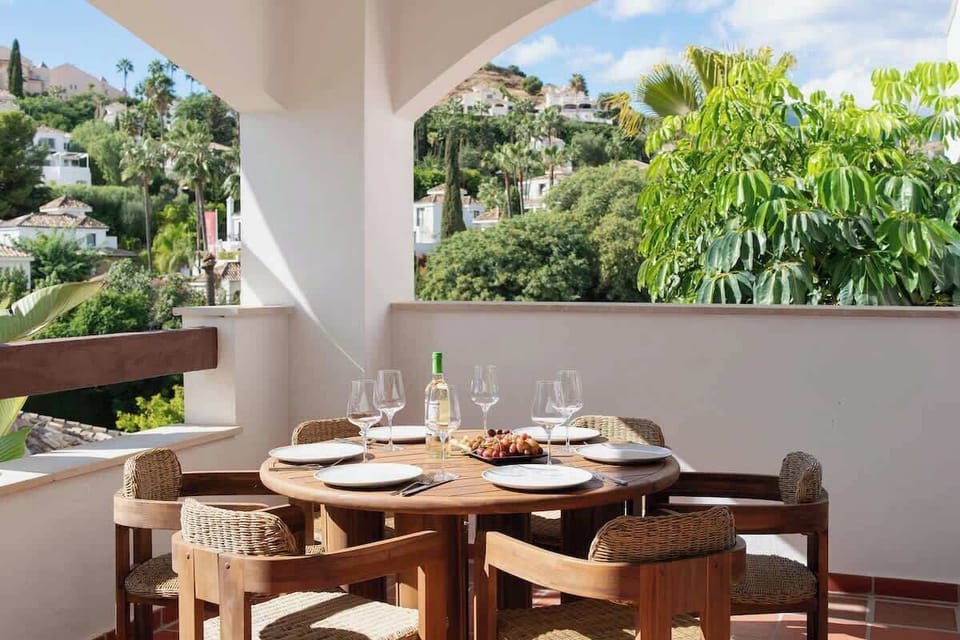 Dining table for 6, with a view