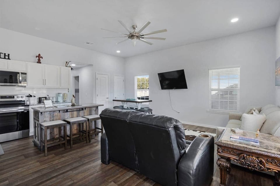 Open area living and dining seating