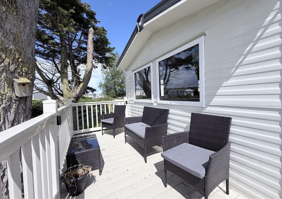 With the wrap around decking you can spend evenings with the family enjoying the late summer sun whilst enjoying a chilled drink.
