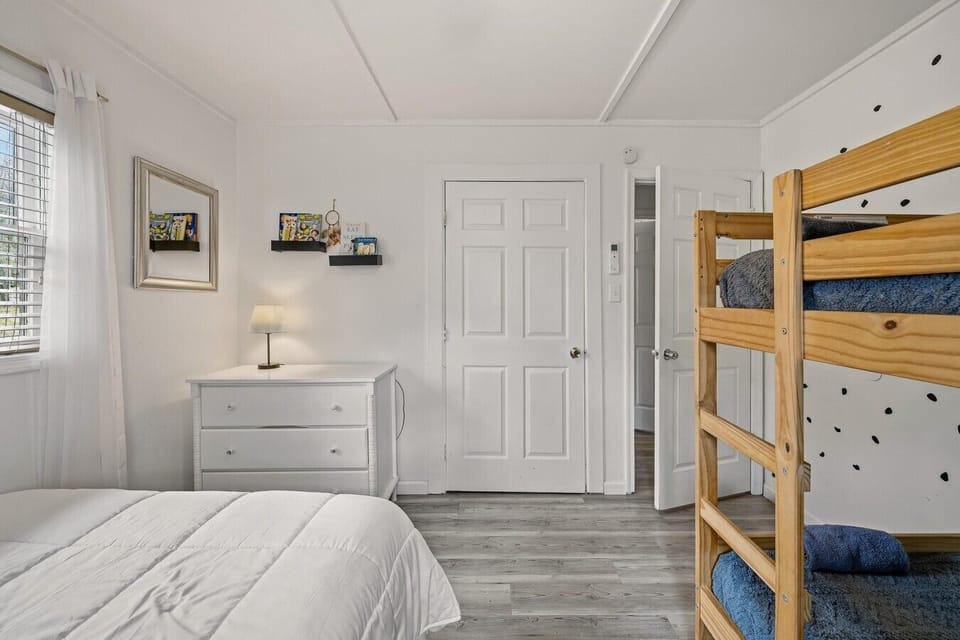 Bedroom 5 | Queen Bed and Bunks | Natural Light
