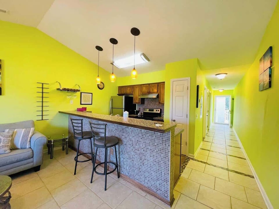 Kitchen counter 
