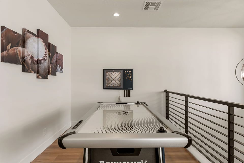 Air Hockey Table