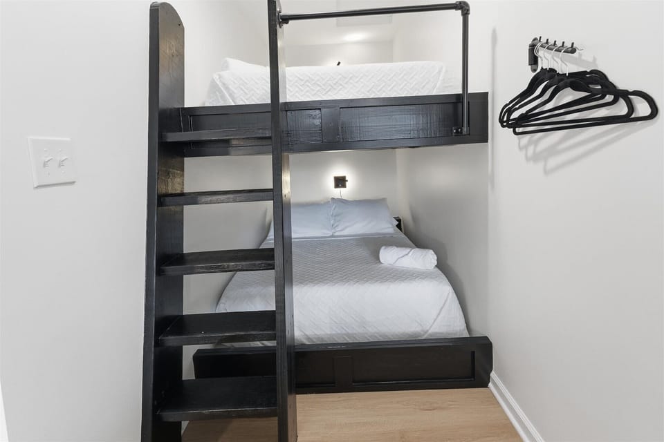 Comes with ensuite bathroom