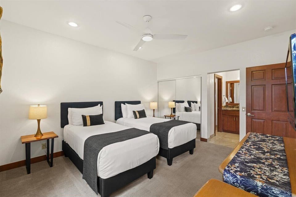 Bright guest bedroom with flexible sleeping options for your group