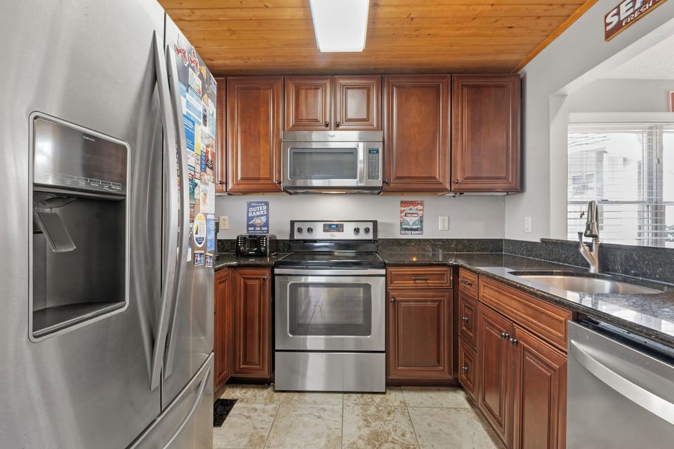 R59: Sea Rise | Main Level Kitchen