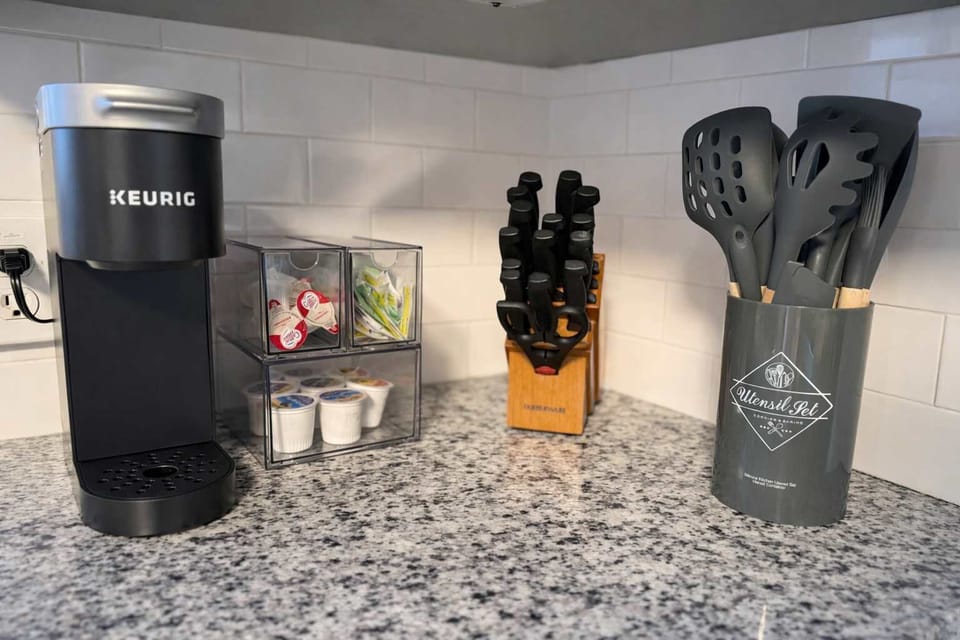 Keurig, Knives, Utensils