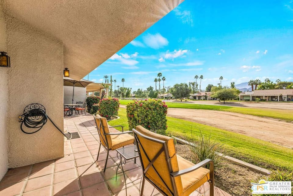 Palm Desert Golf Condo with Fairway + Mountain Views Apartment in Palm Desert