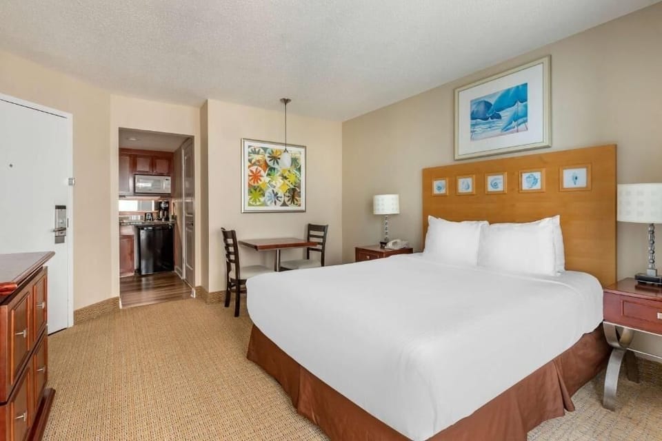 Stretch out comfortably with dining nook and extra room to move.