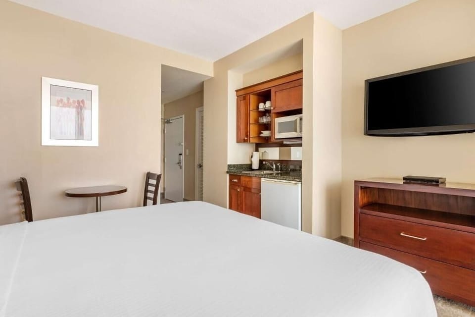 Enjoy breakfast at the table after a restful night’s sleep.