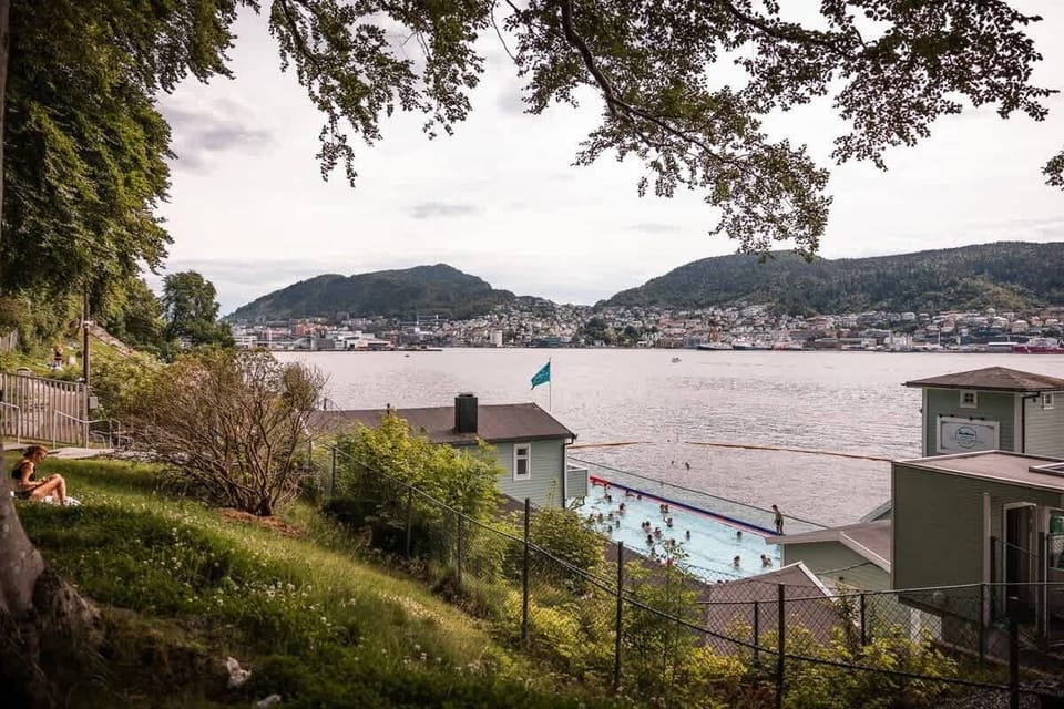 Nordnes Sjøbad is nearby. Here you can swim in the sea, in heated pools, take sauna, etc.